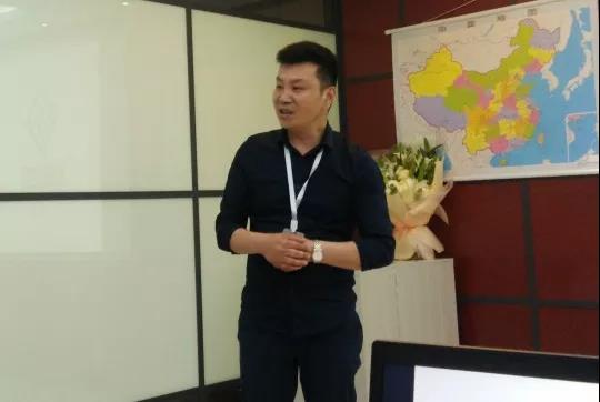 16歲帶60元闖蕩江蘇，奮斗25年成功轉(zhuǎn)型牽手世騰